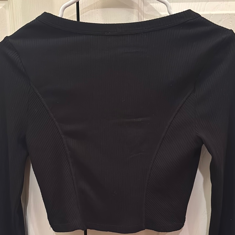 Black V-Neck Ribbed Women's Top - Picture 6 of 7